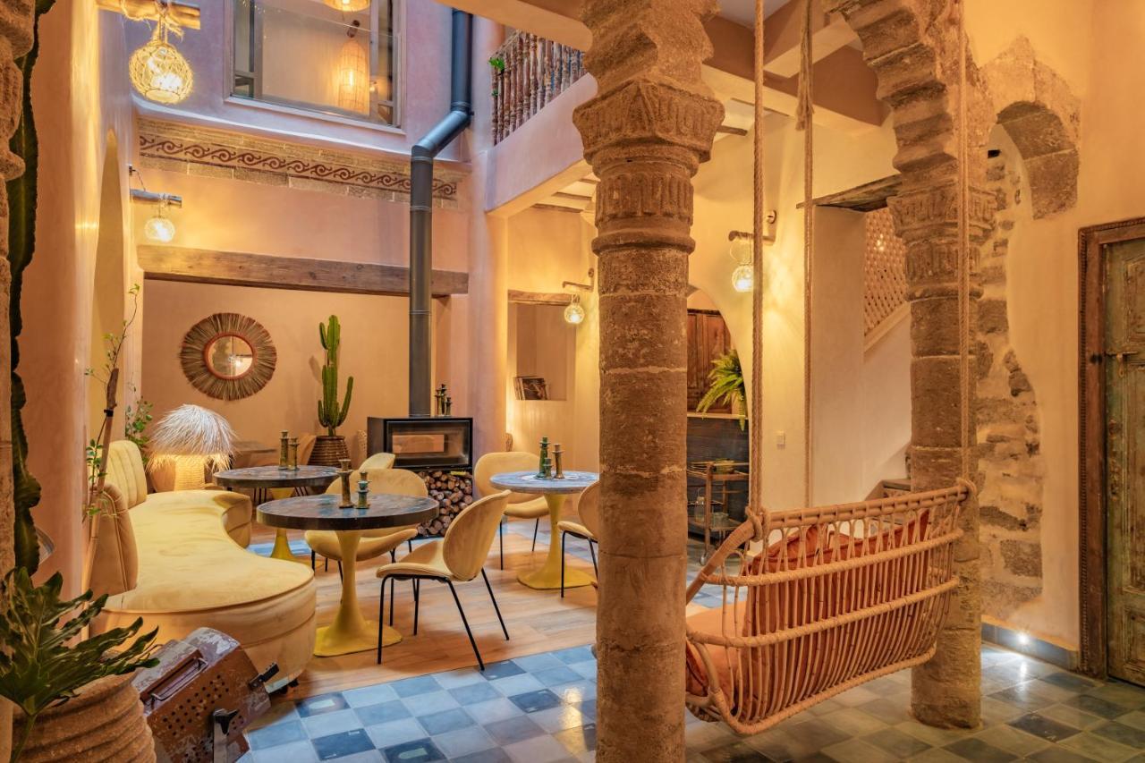 Mama Lova Hotel, Riad, Restaurant & Spa Suvayr Dış mekan fotoğraf