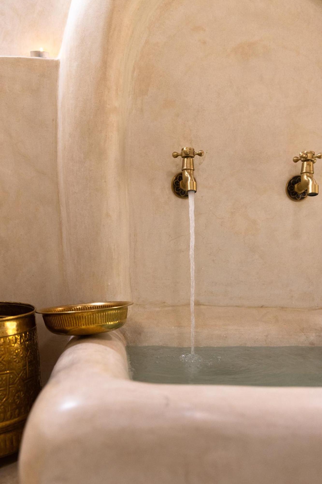 Mama Lova Hotel, Riad, Restaurant & Spa Suvayr Dış mekan fotoğraf